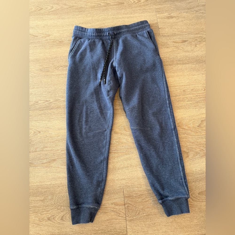 Fabletics Men’s Postgame Jogger Sweatpants Navy Heather Athletic Fleece M - Picture 9 of 11